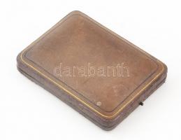 Nyakkendőtű, bross gyűjtemény a XIX. sz-ból: közötte arany, nagyrészt 8K, de 14K is, brill darabokka...