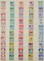 Vegyes külföldi bélyegek A4-es berakóban, benne Svájc, Niger, Francia Polinézia, Szenegál, Csád, Tog...