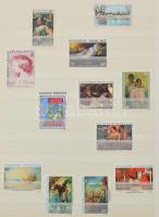 Vegyes külföldi bélyegek A4-es berakóban, benne Svájc, Niger, Francia Polinézia, Szenegál, Csád, Tog...