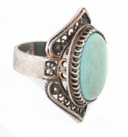 Ezüst(Ag) türkizszínű kővel díszített gyűrű, jelzett, méret: 59, bruttó: 11,7 g