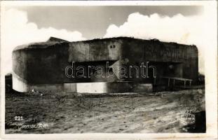 Grossbunker / WWII Czech military, concrete bunker. Foto Nather (Znaim, Znojmo) (fl)