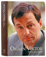 Debreczeni József: Orbán Viktor. Bp., 2002., Osiris. Második kiadás. Kiadói kopott kartonált papírkötés, kissé foltos lapélekkel.