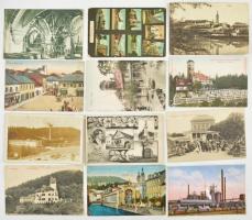Kb. 313 db RÉGI cseh város képeslap vegyes minőségben fém dobozban / Cca. 313 Czech town-view postcards in mixed quality in a metal box