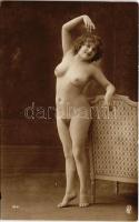 Meztelen erotikus hölgy / Vintage erotic nude lady (non PC)