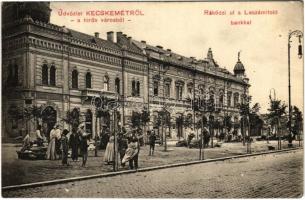 1911 Kecskemét, Rákóczi út, Leszámítoló Bank, piac árusokkal, Fekete Zsigmond és Szigeti Lipót üzlete. Fekete Soma kiadása (fl)