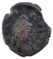 Római Birodalom / Cyzicus(?) / Honorius 395-423. Nummus bronz (0,63g) T:3 kitörés
Roman Empire / Cy...