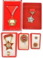 5db vegyes szocialista kitüntetés tokban, több miniatűrrel, közte 1986. Nemzetközi Szocialista munka-verseny élenjáró dolgozója ezüstözött fém kitüntetés tokban, viselési igazolvánnyal T:1-,2