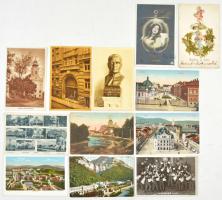 Több mint 140 db főleg régi képeslap, elsősorban magyar városképek, kevés motívumlap, kevés modern. Érdekes, változatos anyag!!