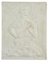 1972. 1957-1972 Munkásőrt ábrázoló egyoldalas porcelán plakett. Szign.:Fb (166x133mm) T:2 /  Hungary 1972. 1957-1972 one-sided porcelain plaque depicting a Workers Militia. Sign.:Fb (166x133mm) C:XF