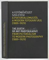 A fotóművészet születése - A piktorializmustól a modern fotográfiáig (1889-1929). / The Birth of Art Photography - From Pictorialism to Modern Photography (1889-1929). A Szépművészeti Múzeum kiállításának katalógusa. Szerk.: Baki Péter. Bp., 2012, Szépművészeti Múzeum, 359 p. Fekete-fehér fotókkal gazdagon illusztrálva. Magyar és angol nyelven. Kiadói egészvászon-kötés, festett lapélekkel, az elülső borítón kis felületi sérüléssel, apró kopásnyomokkal, egyébként jó állapotban.