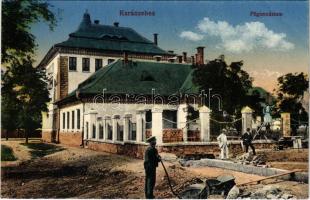 Karánsebes, Caransebes; Főgimnázium, útépítés. Halász Nándor kiadása / school, road construction