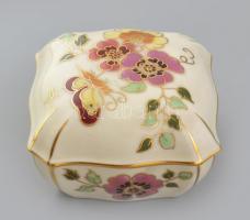 Zsolnay porcelán pillangó mintás bonbonier. Kézzel festett, jelzett, hibátlan. 8x8 cm