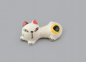 Retró kis cica, kézzel festett porcelán, jelzés nélkül, hibátlan, 6x3x2,5cm