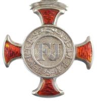 1869-1916. "Koronás Ezüst Érdemkereszt vörös szalagon" karikán jelzett Ag kitüntetés mells...