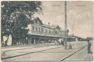 1918 Dombóvár, vasútállomás. Leporello belül Szolgabíróság, Kapos híd, régi várrom, Vásártér (fa)