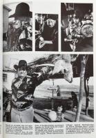 Korniss Péter: Vörös felhő földjén. Észak-amerikai indiánok között. Robert D. Miewald bevezetőjével....