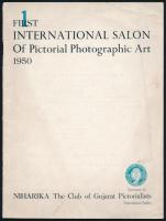 1950 First International Salon of Picotrial Photographic Art 1950. Ahmedabad, 1950, Niharika The Club of Gujarat Pictorialists, 10 p.+6 (fekete-fehér fotók, közte Járai Rudolf) t.+14 (reklámok) p. Kiadói papírkötés, egy helyen bejelöléssel, (Sztály János (1899-1980) fotóművész hagyatékából.)