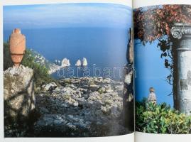 Attraverso l'Italia, 2 kötet: Napoli; Campania. H.n., 1985-1989, Touring Club Italiano. Rendkív...