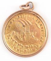 Arany (Au/*14k) foglalatban, arany Szent György érem, modern emlékveret, jelzett "S GORGIVS EQV...