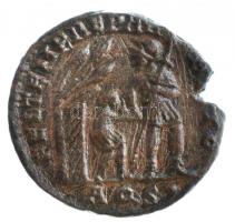 Római Birodalom / Aquileia / II. Constantius 337-361. AE4 bronz (3,81g) T:2 kitörés
Roman Empire / ...