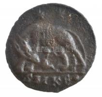 Római Birodalom / Cyzicus / I. Constantinus 331-334. AE3 Cu (1,59g) T:2-,3 Roman Empire / Cyzicus / Constantine I 331-334. AE3 Cu VRBS ROMA / ** - dot gamma SIS dot (1,59g) C:F RIC VII 119