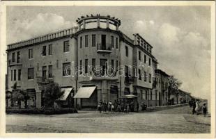 1938 Beregszász, Beregovo, Berehove; Fő utca, üzletek / main street, shops + 1938 Beregszász visszatért So. Stpl + M.KIR. 33. HONVÉD GYALOGEZRED PARANCSNOKSÁGA