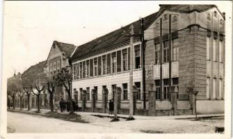 1941 Óbecse, Ó-Becse, Stari Becej; Középiskola. Radoszávlyevits kiadása / school