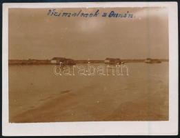 cca 1900 Vízimalmok a Dunán, fotó feliratozva, 9×12 cm / watermills