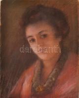Jelzés nélkül, 1900 körül működött magyar festő: Női portré. Pasztell, karton. Hátoldalán 1902-ben rendezett kiállítás raglapjával. 45x35,5 cm