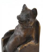 Napoleon Állatfarm fő disznó bronz szobor. Bronz, márvány alapon. 15 cm