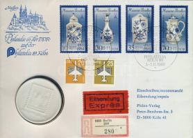 NDK 1989. Filatéliai porcelán emlékérem érmés borítékon (expressz, ajánlott) komplett bélyegsorral + 2 db légipostabélyeggel, alkalmi bélyegzővel T:1