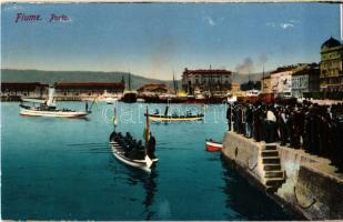Fiume, Rijeka; matrózok csónakban a kikötőben / K.u.K. Kriegsmarine Matrosen im Booten / Austro-Hungarian Navy mariners in boats at the port