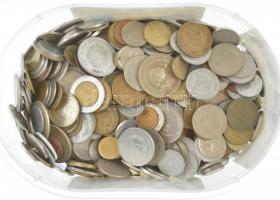 Vegyes, magyar és külföldi érmetétel ~1,5kg-os súlyban T:vegyes Mixed, Hungarian and foreign coin lot (~1,5kg) C:mixed