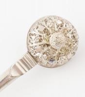 Ezüst (Ag) empire kalaptű, filigrán díszítéses, jelzett: német és cseh behozatali jellel. 1820 körül...