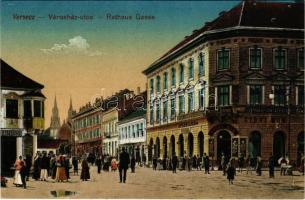 Versec, Vrsac; Városház utca, Hitelbank, Győri Mór, G. Florian & Comp., Steiner Sándor üzlet, Glückmann Hungária szálloda. Gábor Lajos kiadása / street, credit bank, shops, hotel