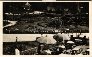 1943 Borszék, Borsec; Park, Schmoll Pasta reklámos napernyők. Heiter György udvari fényképész felvétele és kiadása / park, umbrellas with advertisement