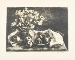 Kiss Terézia (1928-2016): Ciklámen. Rézkarc, papír, jelzett, kartonra kasírozva, lap széle kissé foltos, 27,5x38,5 cm