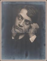 Ady Endre (1877-1919) portréja, nagyméretű fotó kartonra ragasztva, Székely Aladár felvétele, ceruzá...