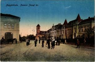 Nagykikinda, Kikinda; Ferenc József tér, Nemzeti szálloda, csendőr / square, Hotel National, gendarme