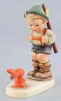 Goebel/Hummel vadász kisfiú nyúllal, kézzel festett kerámia, jelzett, hibátlan, 13 cm