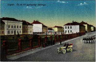 Ungvár, Uzshorod, Uzhhorod, Uzhorod; Cs. és kir. gyalogsági laktanya, montázs automobillal. Steinfeld Dezső kiadása / K.u.K. military infantry barracks, montage with automobile