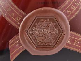 Zwack Riserva fine blend likőr limitált szériás, sorszámozott palackkal 03/2609 sz. 0,7l Díszdobozba...