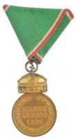 1922. "Magyar Koronás Bronzérem vörös-fehér szegélyezésű szalagon (katonai tagozat)" aranyozott, peremén jelzett bronz kitüntetés T:2 kicsit kopott aranyozás / Hungary 1922. "Hungarian Bronze Medal with the Holy Crown with red and white bordered ribbon (military deparment)" gilt bronze decoration with hallmark on the edge C:XF little worn gilt NMK 413.