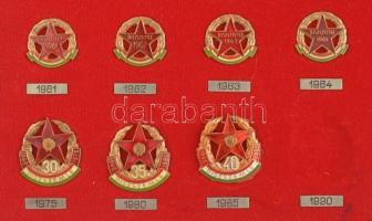 1949-1985. "Április 4-i díszszemle" 17xklf jelvény a katonai díszszemlékről + 3db "Ok...