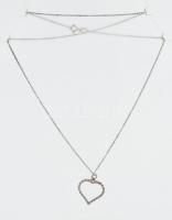 Ezüst (Ag) cukorka formájú szelence, benne szív medálos ezüst nyaklánc, 51x22 mm, össz. 16 g