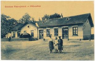 Tiszaújlak, Vulok, Vilok, Vylok; pályaudvar, vasútállomás. Bleier Emil kiadása (W.L. ? 1867.)/ railway station (gyűrődés / crease)