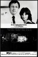 cca 1989 előtt, külföldön készült filmek egy-egy jelenete, 17 db vintage produkciós filmfotó, ezüst zselatinos fotópapíron, a használatból eredő (esetleges) kisebb hibákkal, 18x24 cm