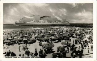 1960 London, RMS Pendennis Castle off Orient Beach (EK)