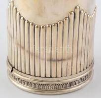 Ezüst (Ag) Jugendstil bortartó. Lecsavarható, bajonettzáras kerek bortartón barázdált díszítésű füle...