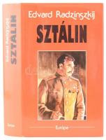 Edvard Radzinszkij: Sztálin. Ford.: Soproni András. Bp., 1997., Európa. Fekete-fehér fotókkal illusztrált. Kiadói kartonált papírkötés, kiadói papír védőborítóban